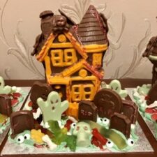 Chocolate Haunted Mansion - Image 2