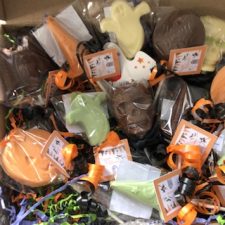 Chocolate Halloween Lollipops x 12. - Image 2