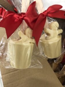 Gingerbread man festive hot chocolate spoon - Image 2