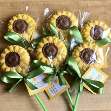 Sunflower Chocolate Lollipop - Image 2